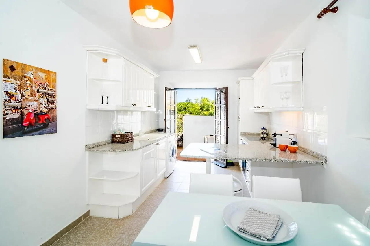 En- Cozy Andalusian Style Townhouse In Marbellaヴィラ マルベーリャ