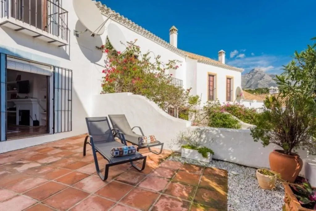 En- Cozy Andalusian Style Townhouse In Marbella Villa